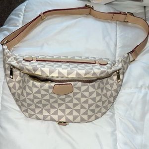 Amazon bum bag. Never used.